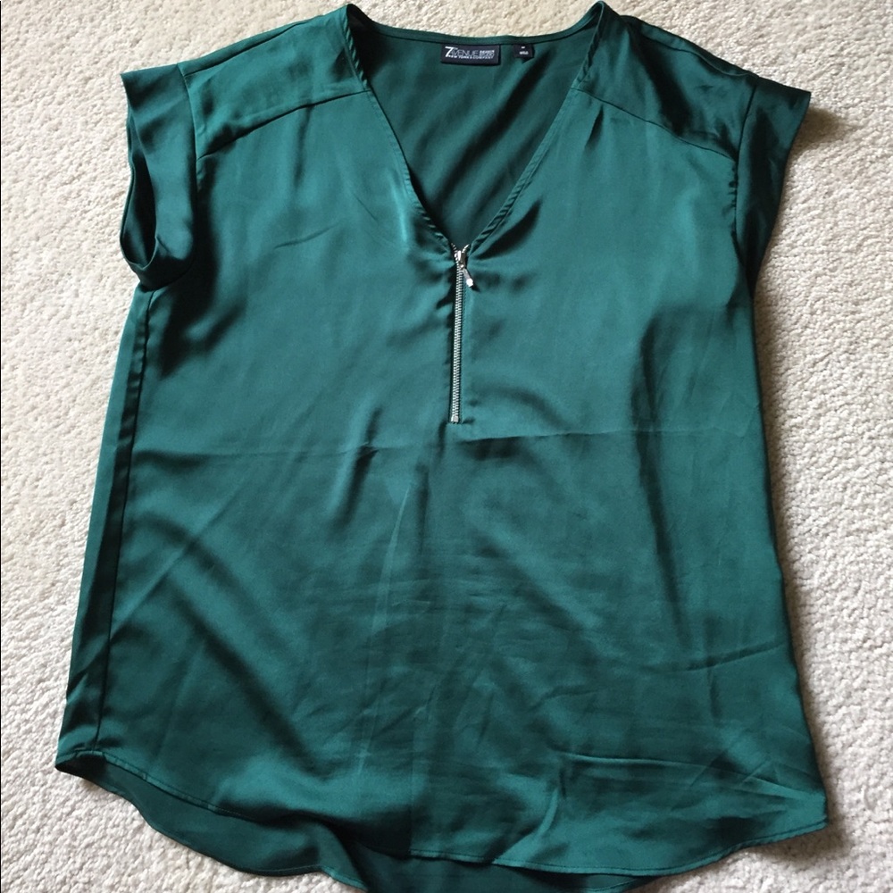 EUC 7th Avenue by NY&CO Dark green blouse